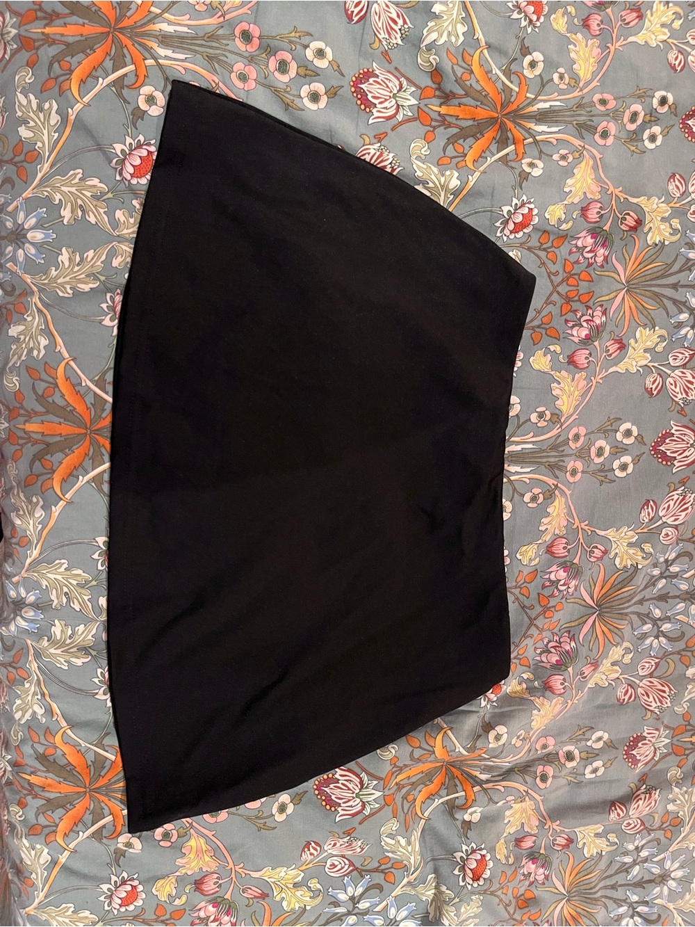 Sleek Black Women's Mini Skirt - Essential Everyday Style